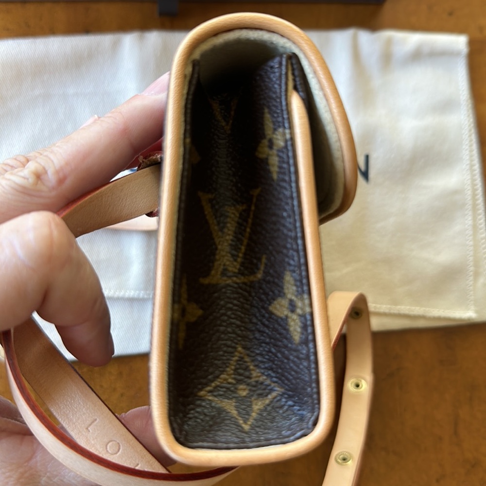Genuine Louis Vuitton Florentine waist pouch or bumbag - Picture 5 of 13